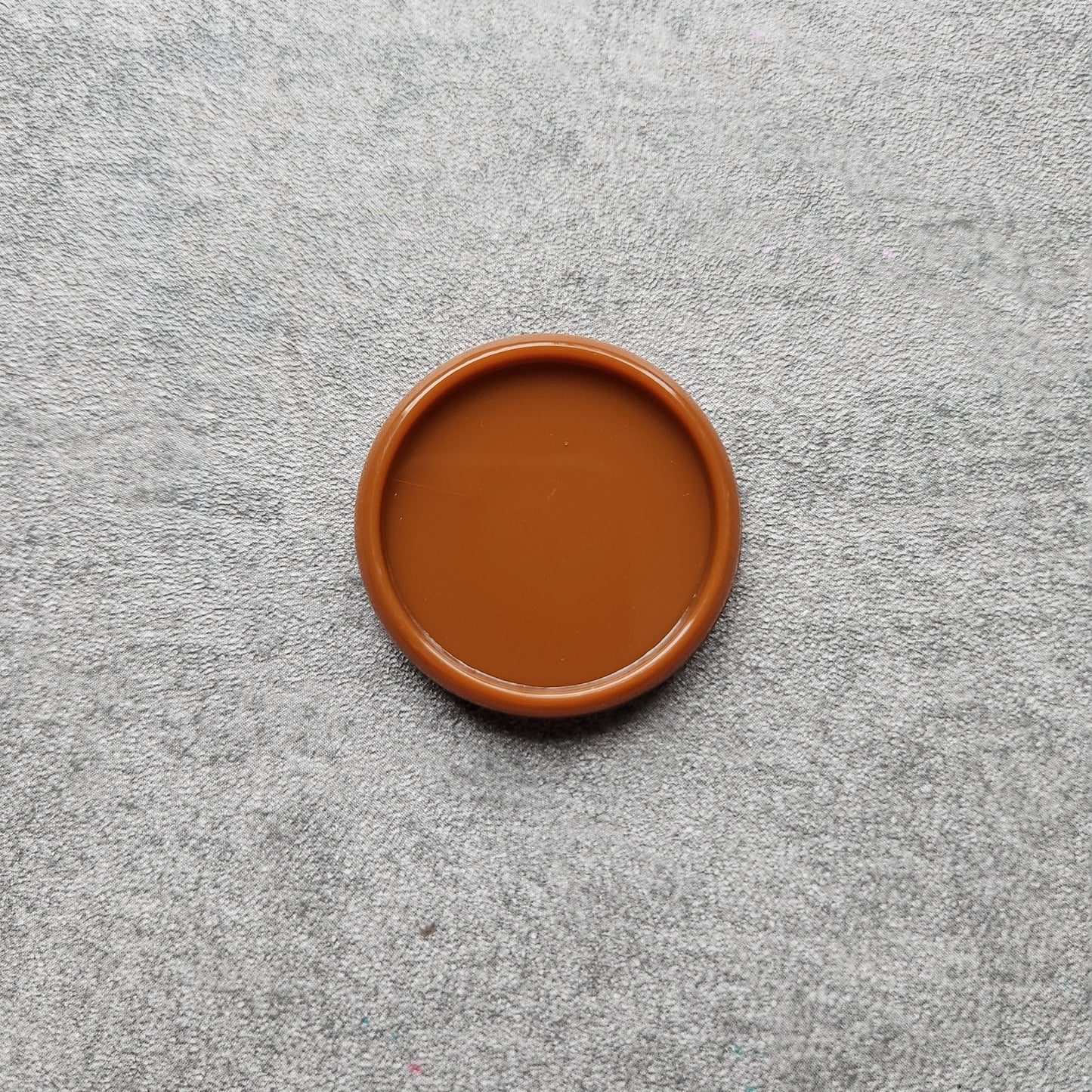 32mm plastic disc, gingerbread