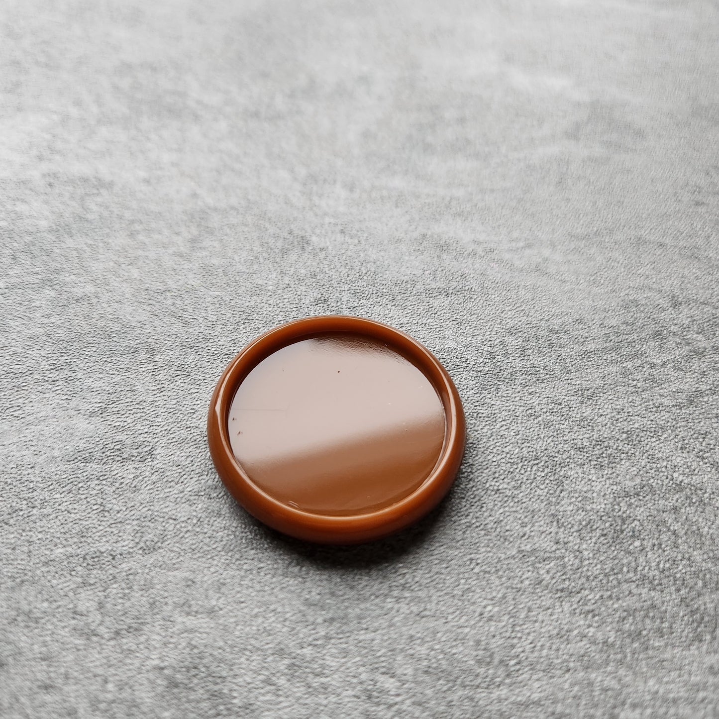 32mm plastic disc, gingerbread