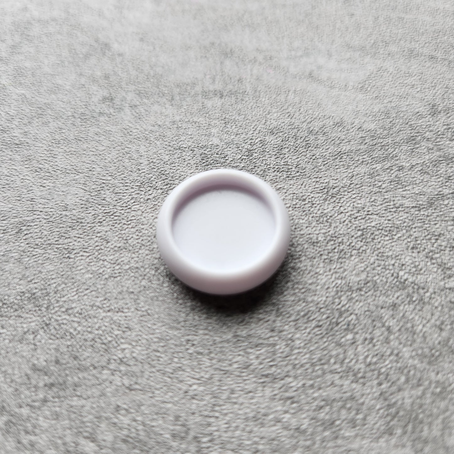 18mm plastic disc, white