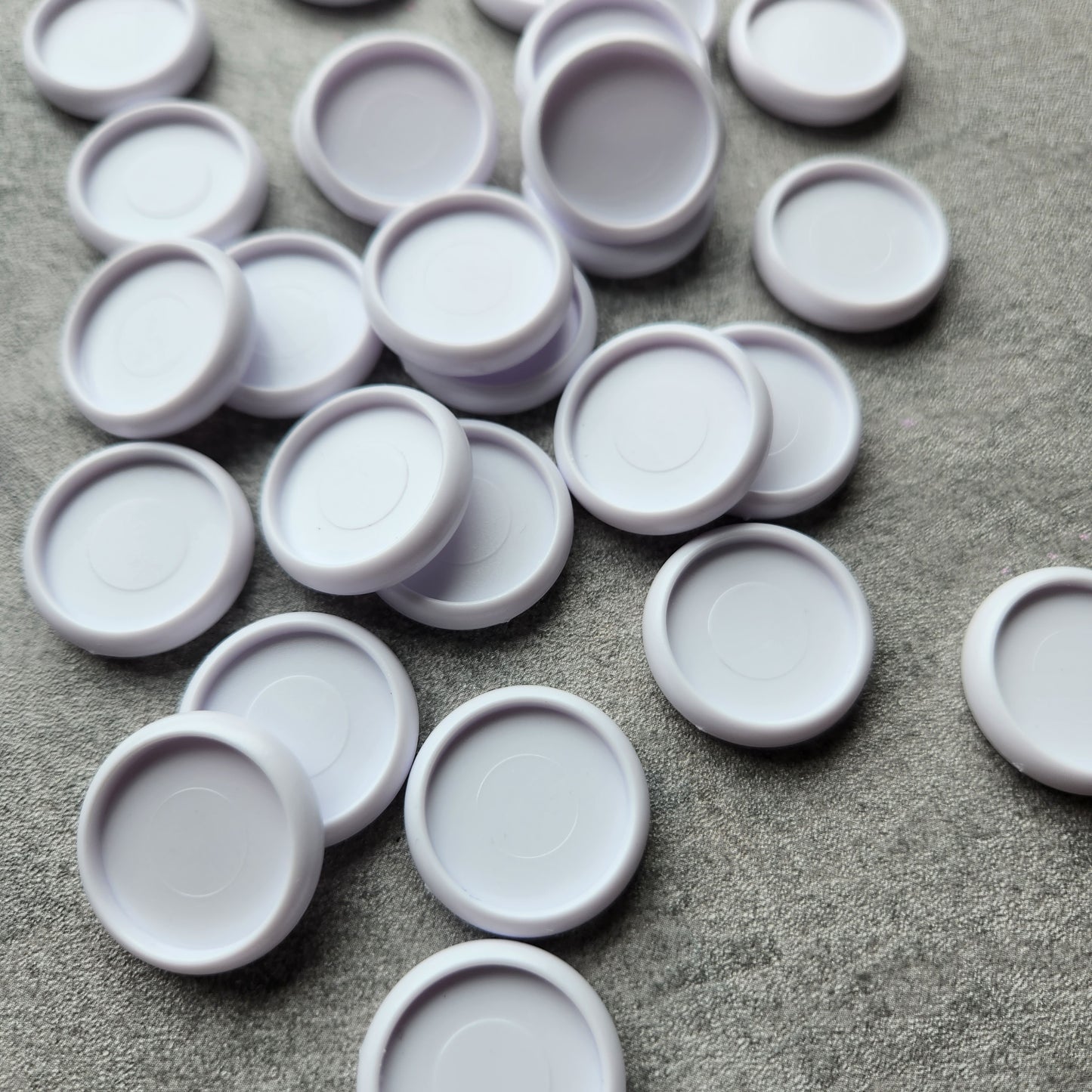 24mm plastic disc, white