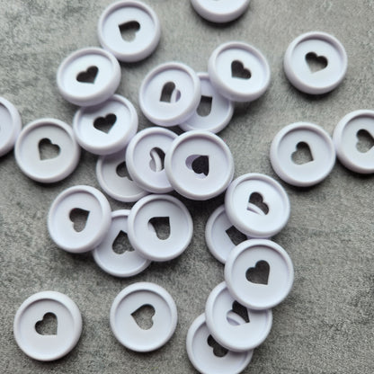 24mm plastic disc, white with heart