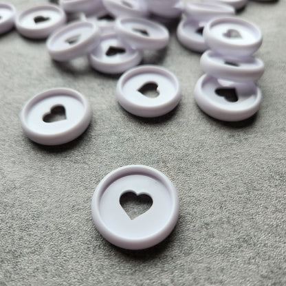 24mm plastic disc, white with heart