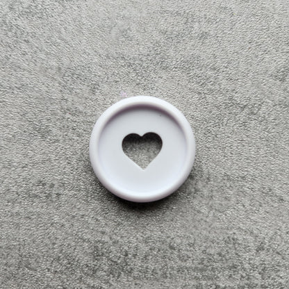 24mm plastic disc, white with heart