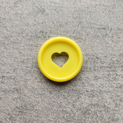 24mm plastic disc, yellow with heart