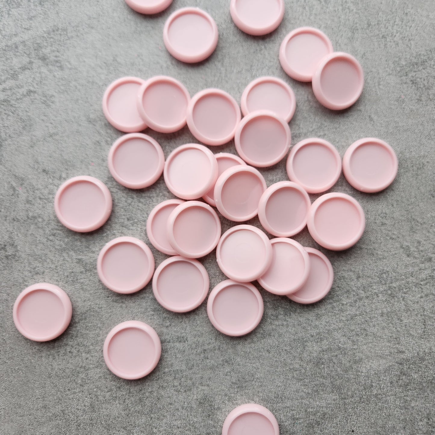 24mm plastic disc, light pink