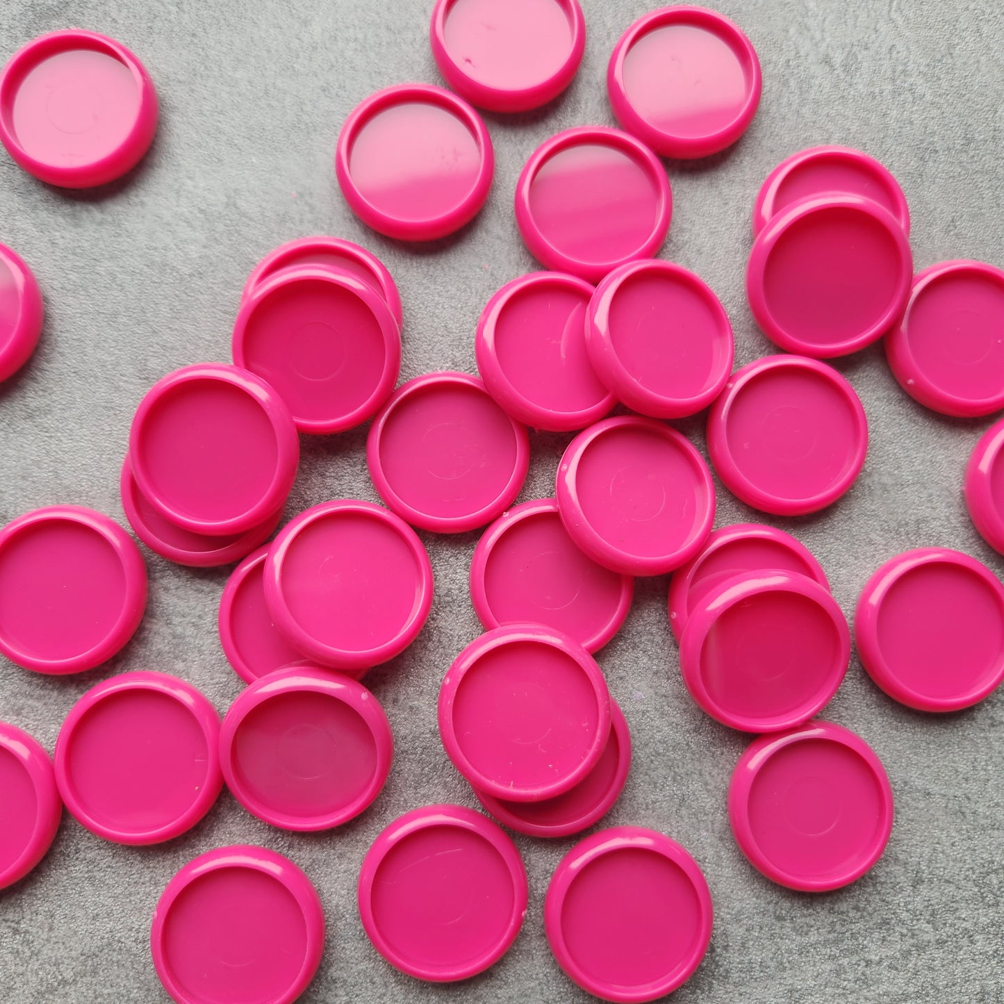 24mm plastic disc, hot pink