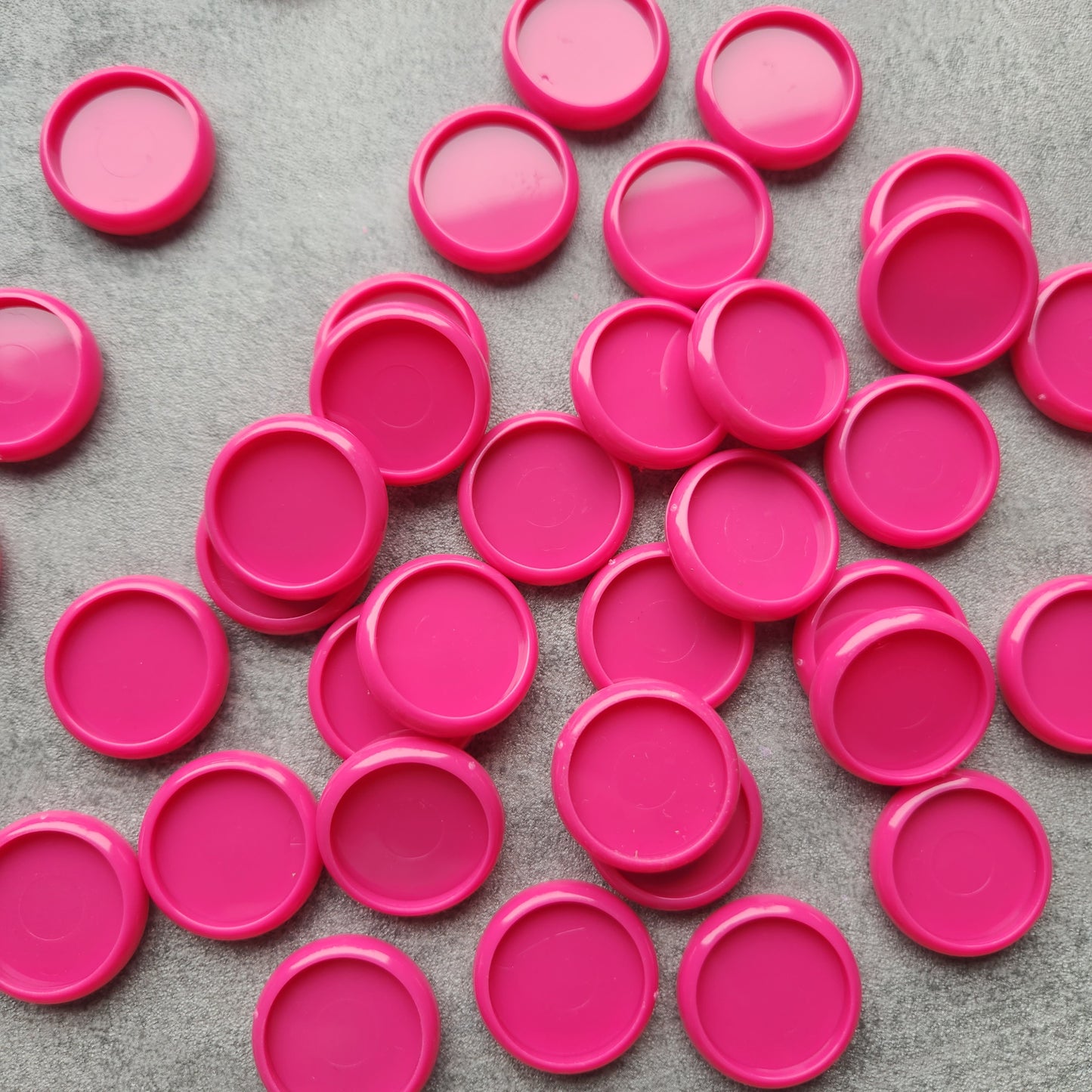 24mm plastic disc, hot pink