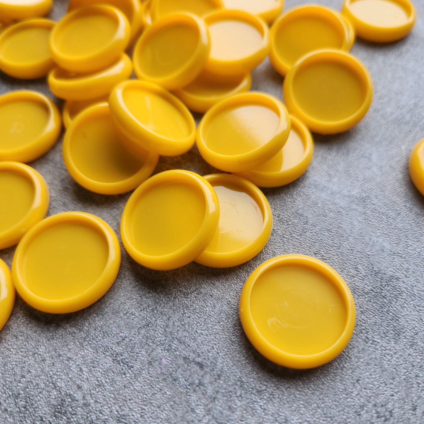 24mm plastic disc, yellow