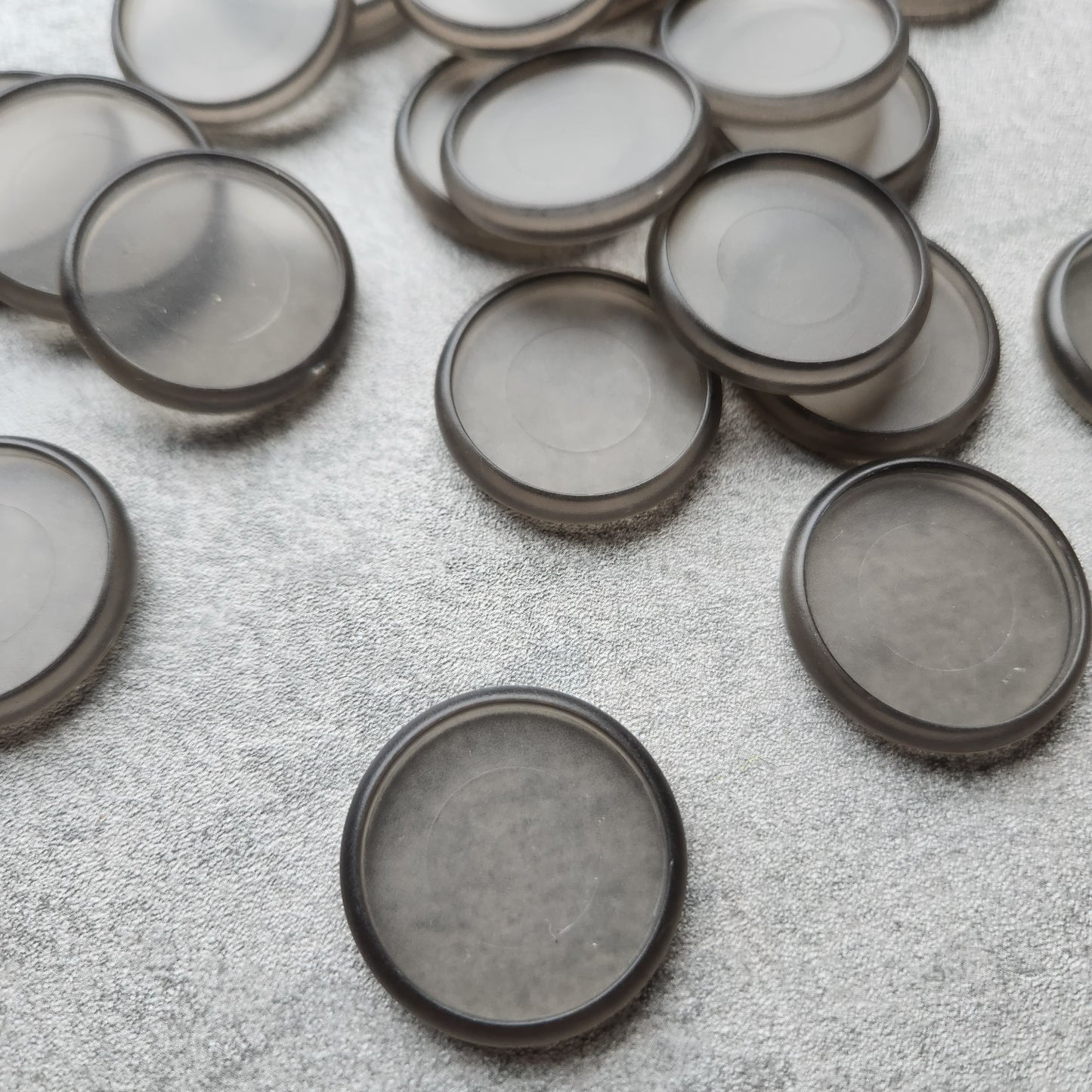 32mm plastic disc, frosted grey