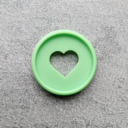 32mm plastic disc, green with heart