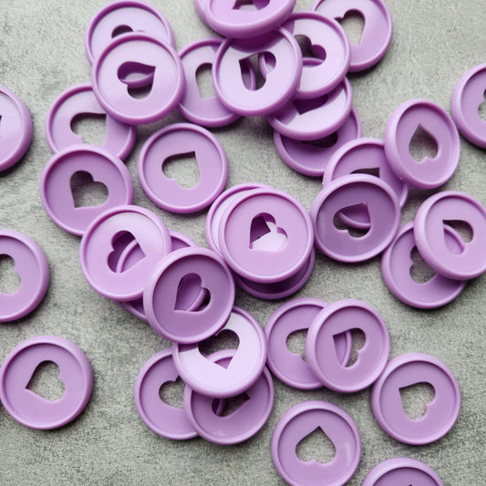 32mm plastic disc, purple with heart