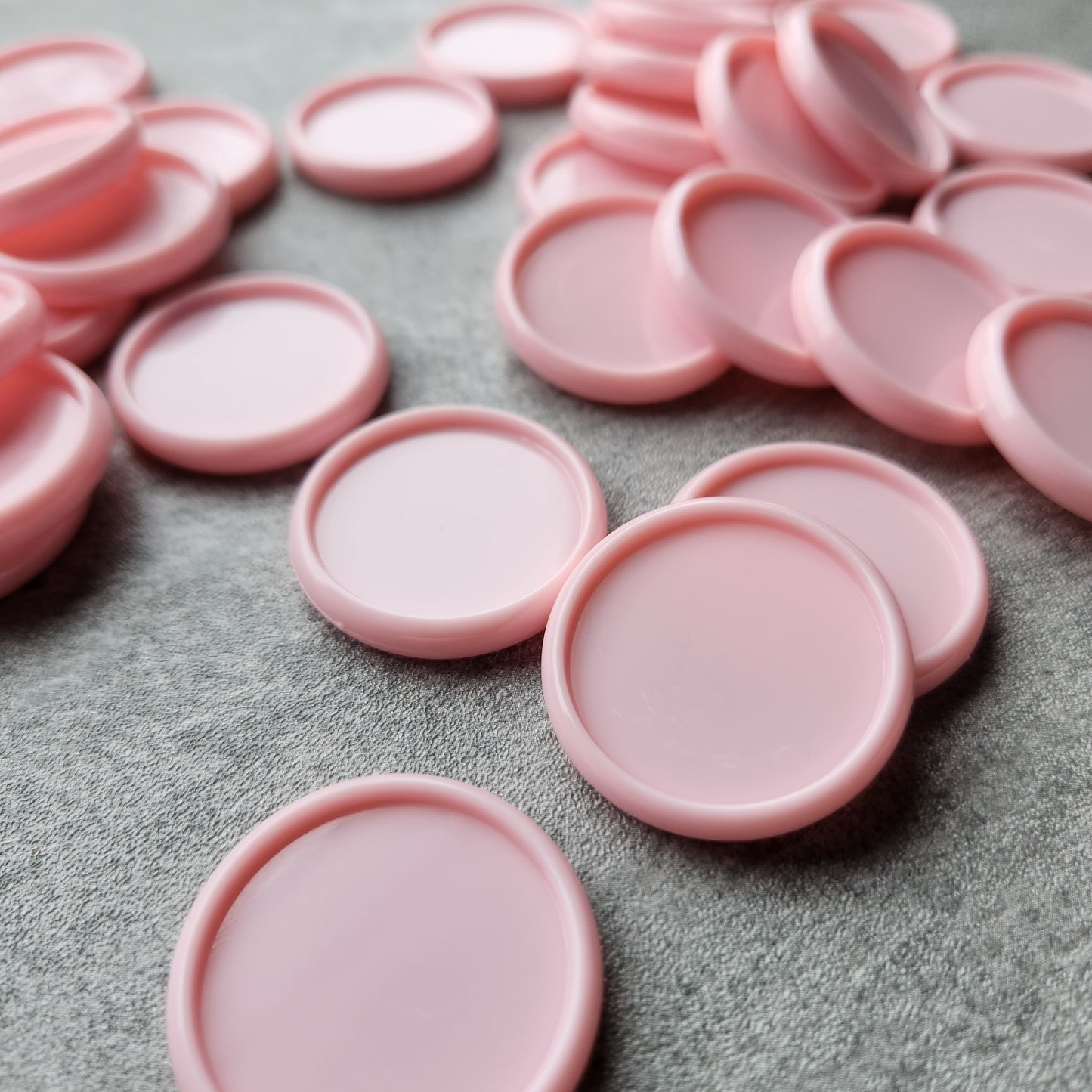 32mm plastic disc, light pink