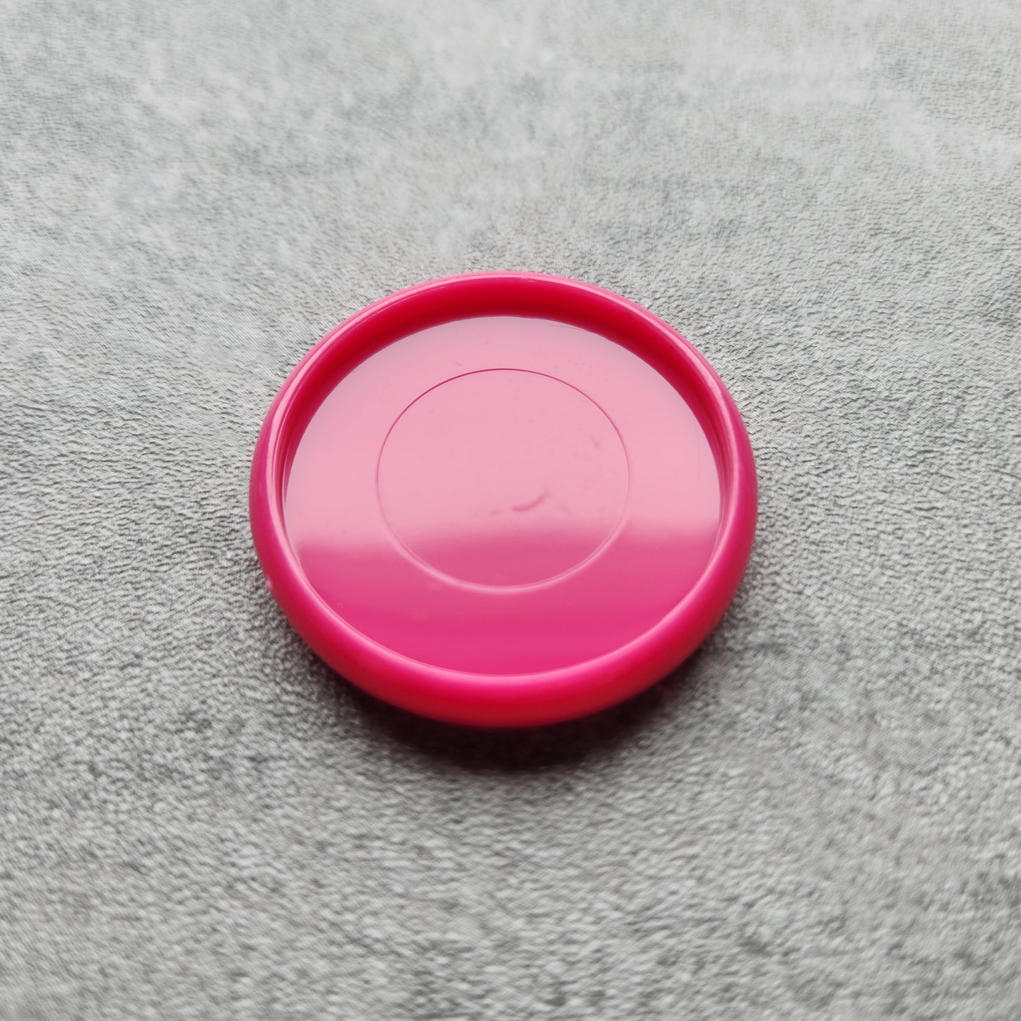 32mm plastic disc, hot pink