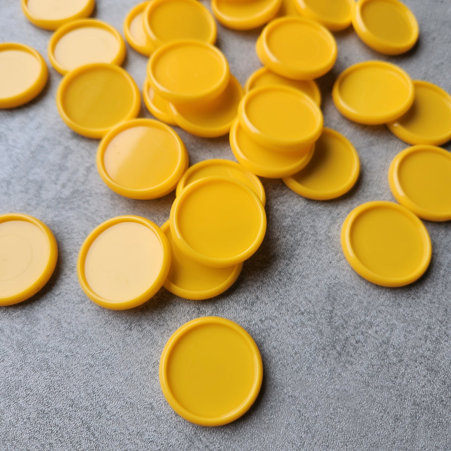 32mm plastic disc, yellow