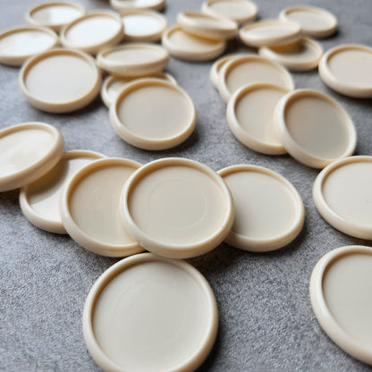 32mm plastic disc, off white