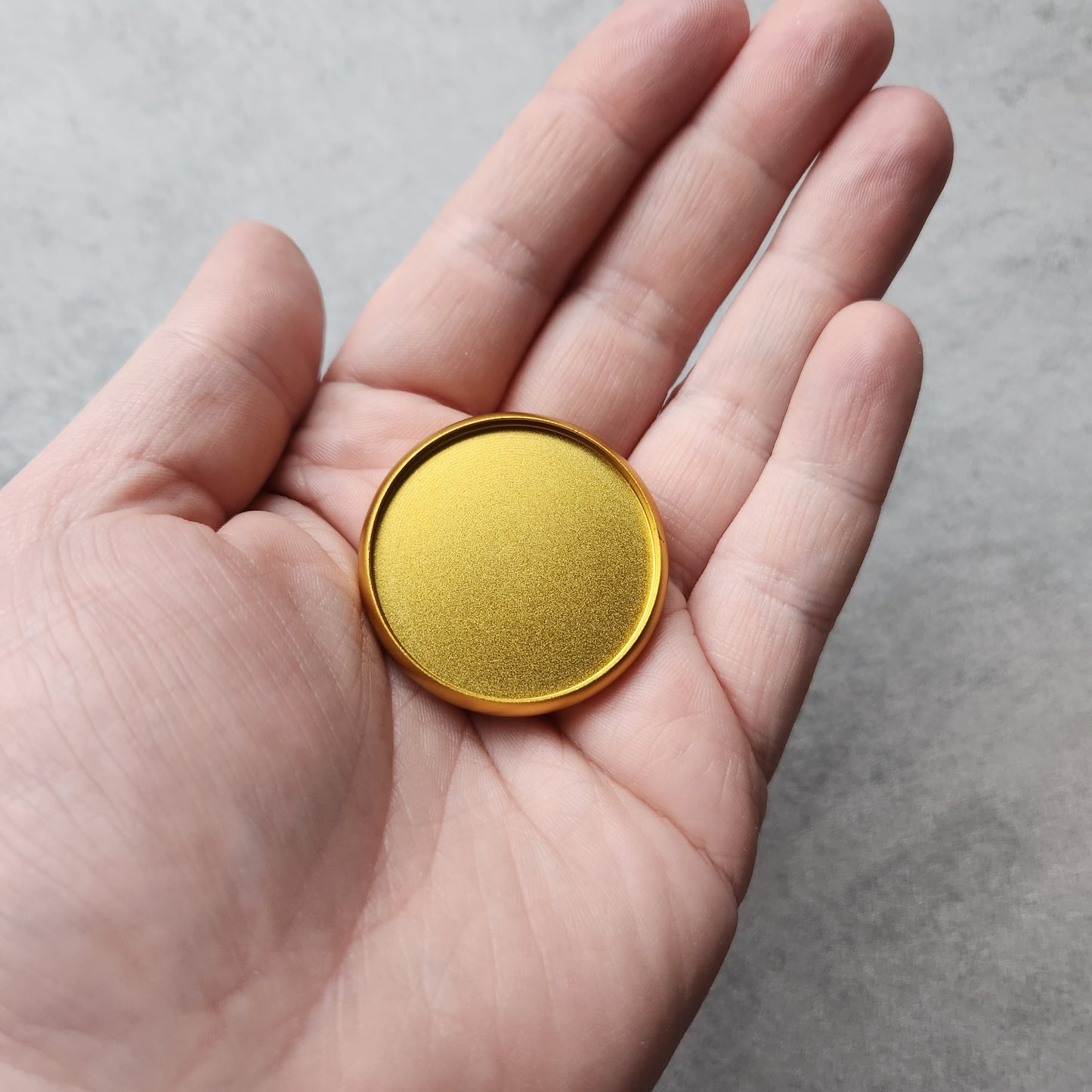 38mm metal disc, yellow